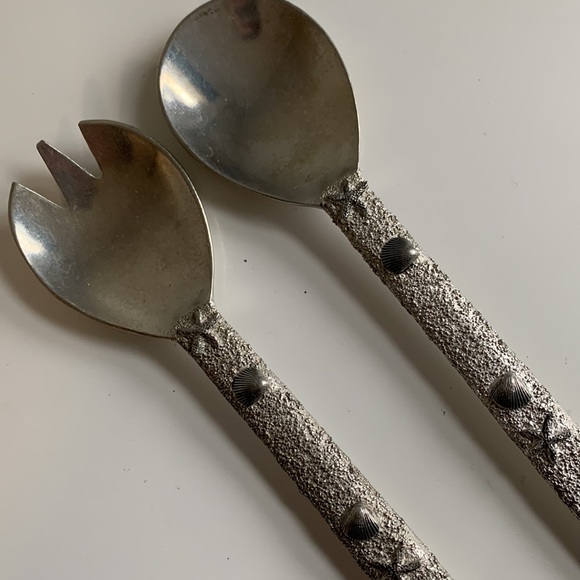 Shell Motif Salad Server Set - Picture 3 of 6